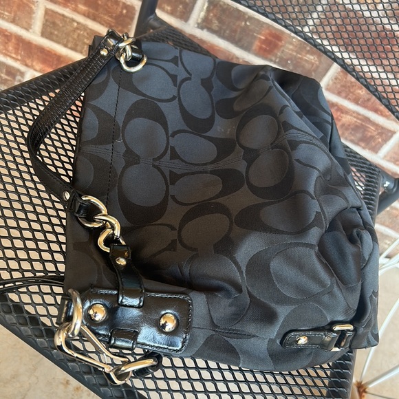 COACH Signature C Medium Black Hobo Satchel/Shoulder Bag đź’Ľ - Picture 16 of 16